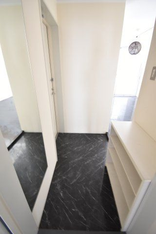 ユーレジデンス弁天町の玄関