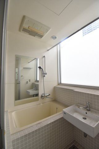 ユーレジデンス弁天町の洗面所