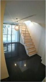 ユーレジデンス弁天町の洋室