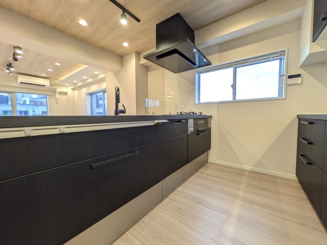 レトロマンション逆にオシャレな【コープ高輪】のキッチン|お料理しやすいキッチンです