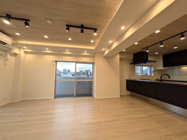 レトロマンション逆にオシャレな【コープ高輪】の居間・リビング