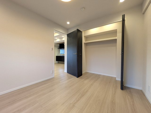 レトロマンション逆にオシャレな【コープ高輪】の洋室|スタンダードな洋室です