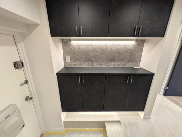 レトロマンション逆にオシャレな【コープ高輪】のエントランス|落ち着いたエントランスです