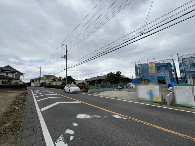 【前面道路含む現地写真】 | 深谷市下手計　新築戸建　全２区画　１号棟