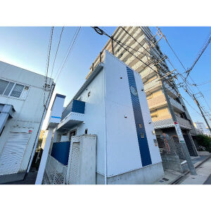 クレフラスト新守山駅前B棟の外観