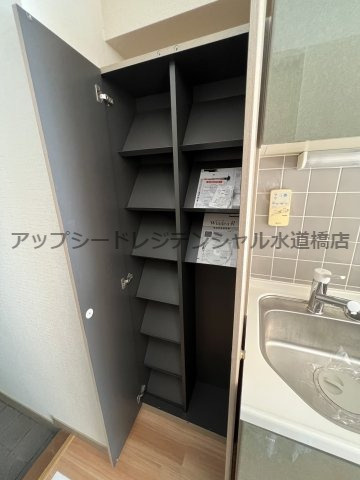 ロイヤルグリーン本郷の収納|シューズBOX※別室参考写真