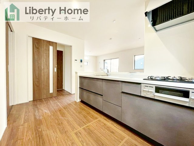 古河市下辺見第6　新築戸建　2号棟のキッチン