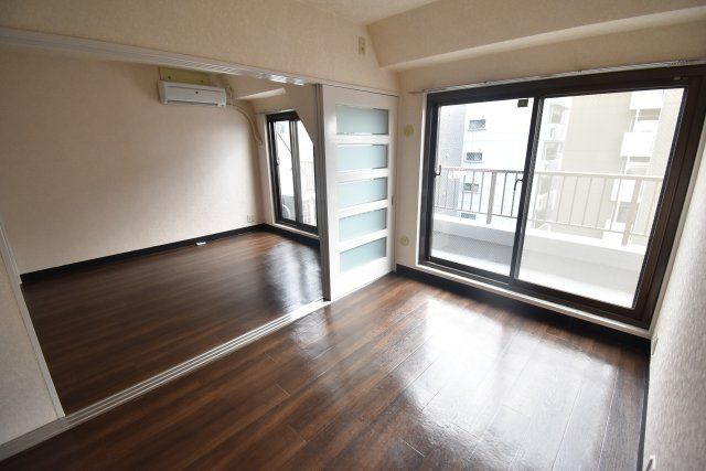 シャトー波除の居間・リビング