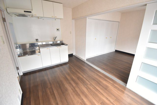 シャトー波除の居間・リビング