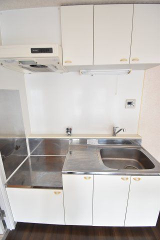 シャトー波除のキッチン