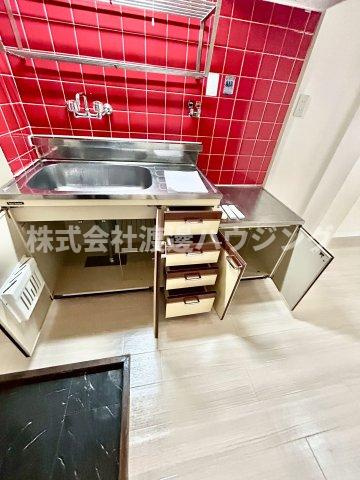 ベストレジデンス江坂A棟のキッチン|キッチン下収納