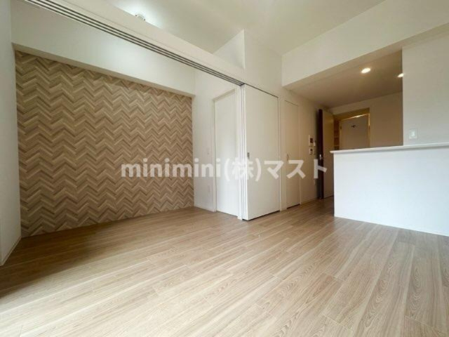 セレニテ夕陽丘エクラの居間・リビング|お部屋によってカラーバリエーションが異なります