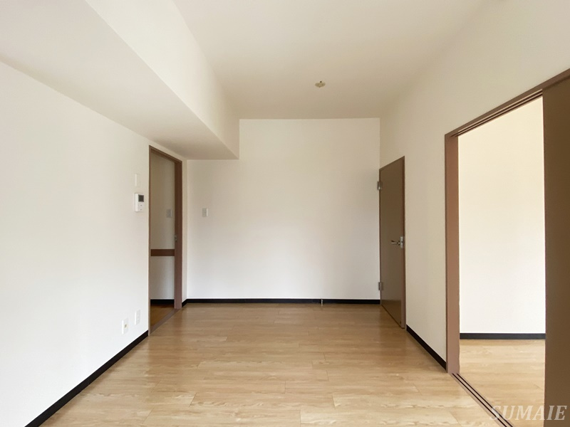 クラウンプラザの居間・リビング|DK7.7帖