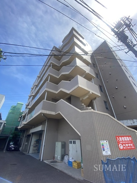 クラウンプラザの外観