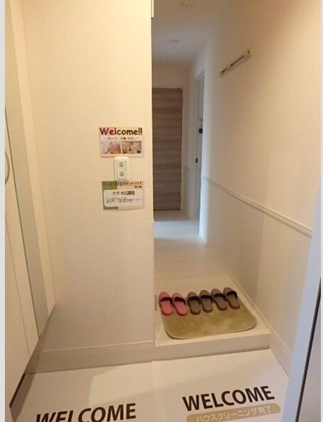 ウエスト サイド レジデンスの玄関