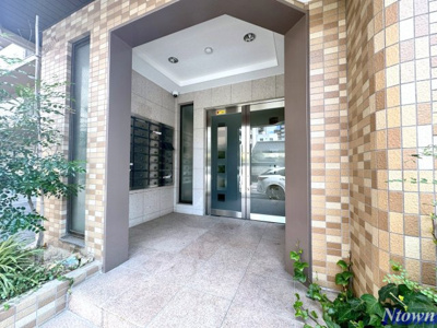 【エントランス】 | ライジングヴィラ葵 | エントランスです