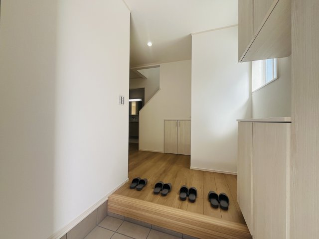 【玄関】 | 深谷市西島　新築戸建　全4区画　3号棟