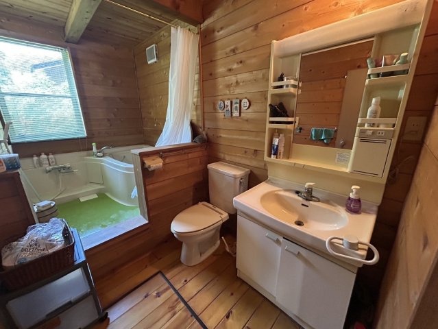 自然豊かな別荘♪那須町高久丙ロフト付き♪のトイレ|トイレです