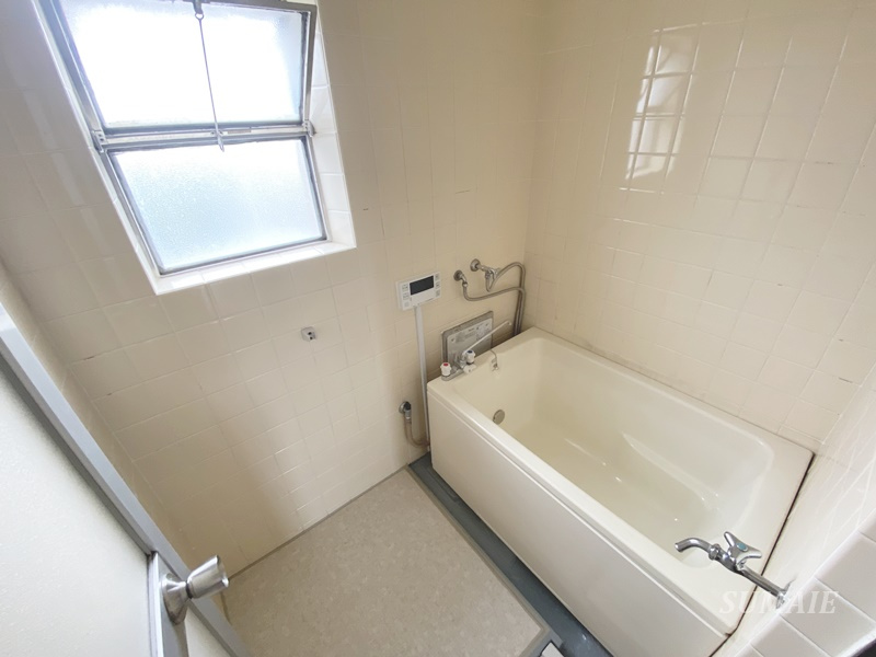 メゾン礒部の浴室|バスルームです☆