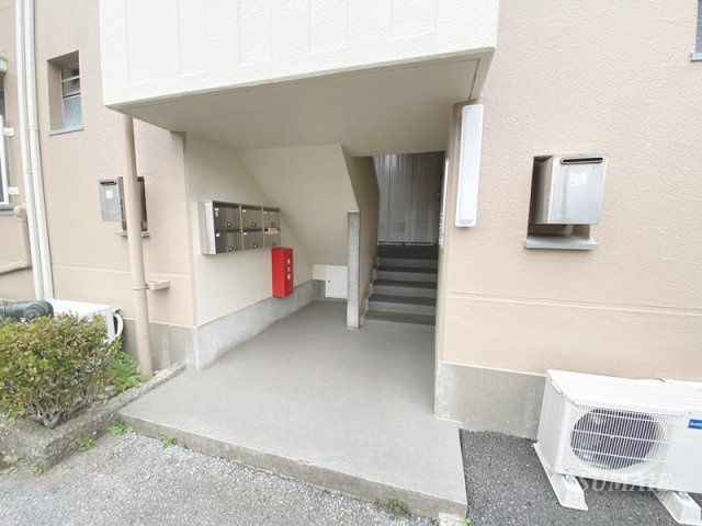 メゾン礒部のエントランス|エントランス☆