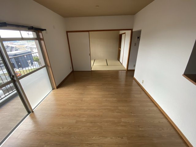 姫路市御立中５丁目の賃貸マンションの居間・リビング