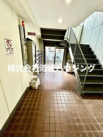 ベストレジデンス江坂A棟のエントランス