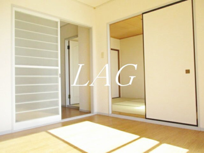 【居間・リビング】 | クリスタル岩槻 | 洋室のお部屋です。