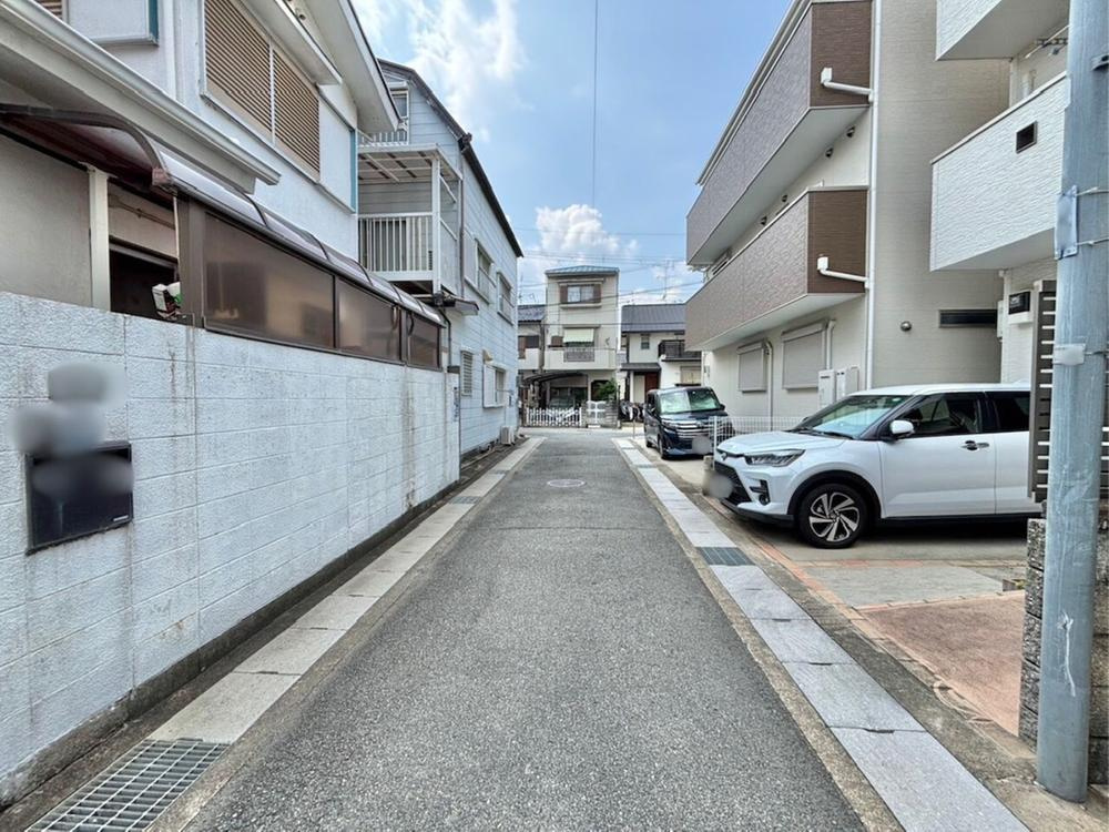 【中古戸建】長岡京市勝竜寺「長岡京駅」3LDKの前面道路含む現地写真