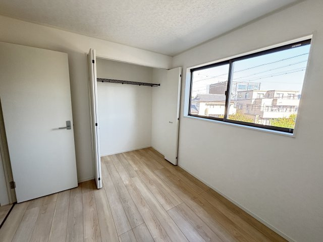 知立市新林町茶野42番15『仲介手数料無料』新築戸建ての洋室