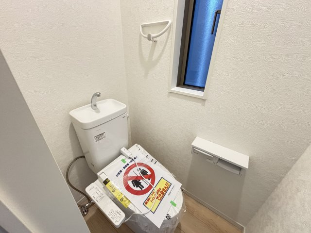 知立市新林町茶野42番15『仲介手数料無料』新築戸建てのトイレ