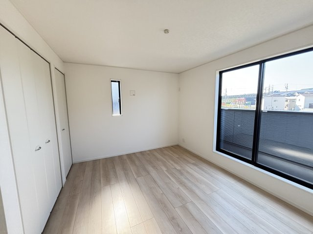 知立市新林町茶野42番15『仲介手数料無料』新築戸建ての洋室