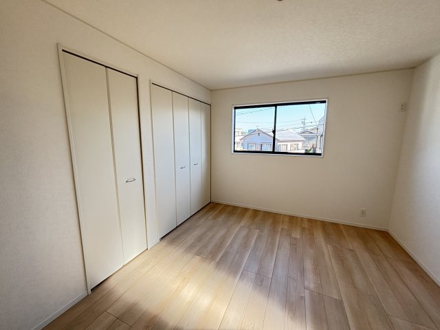 知立市新林町茶野42番15『仲介手数料無料』新築戸建ての洋室