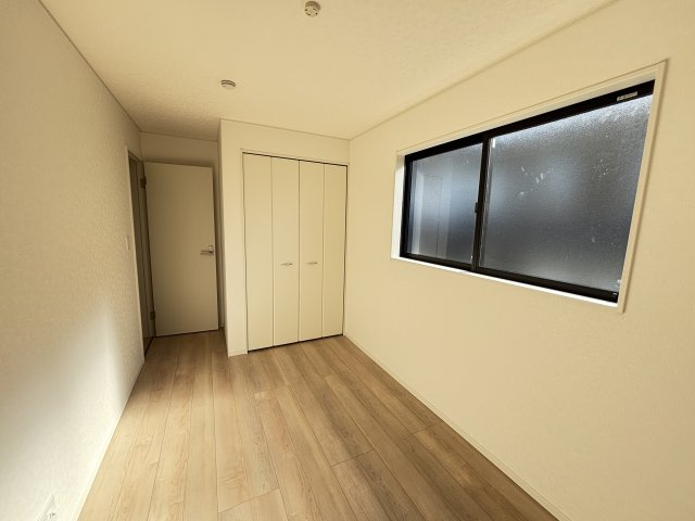 知立市新林町茶野42番15『仲介手数料無料』新築戸建ての洋室