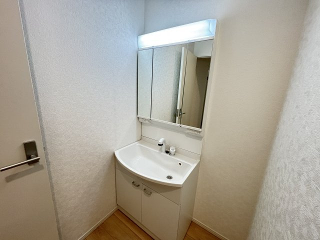 知立市新林町茶野42番15『仲介手数料無料』新築戸建ての独立洗面台