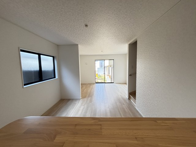 知立市新林町茶野42番15『仲介手数料無料』新築戸建ての居間・リビング