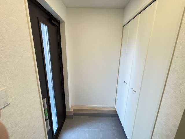 知立市新林町茶野42番15『仲介手数料無料』新築戸建ての玄関