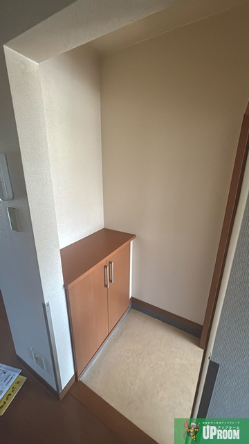 西之島ハイツの玄関