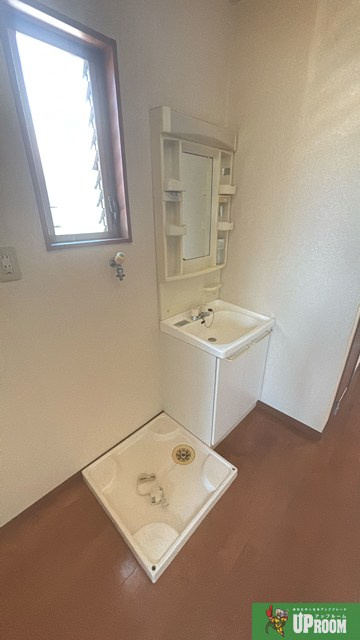 西之島ハイツの独立洗面台