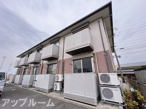 プラウド岩崎の外観