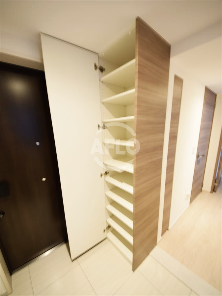 ローレルタワー心斎橋の内装|ローレルタワー心斎橋　シューズＢＯＸ