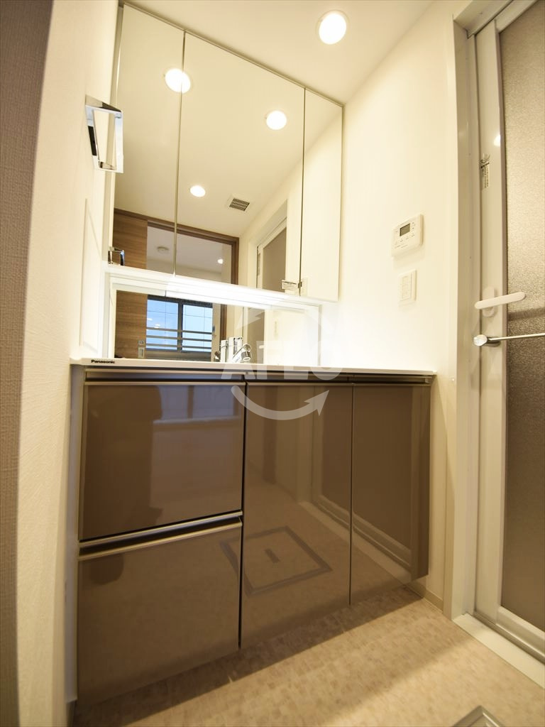 ローレルタワー心斎橋の独立洗面台|ローレルタワー心斎橋　独立洗面台