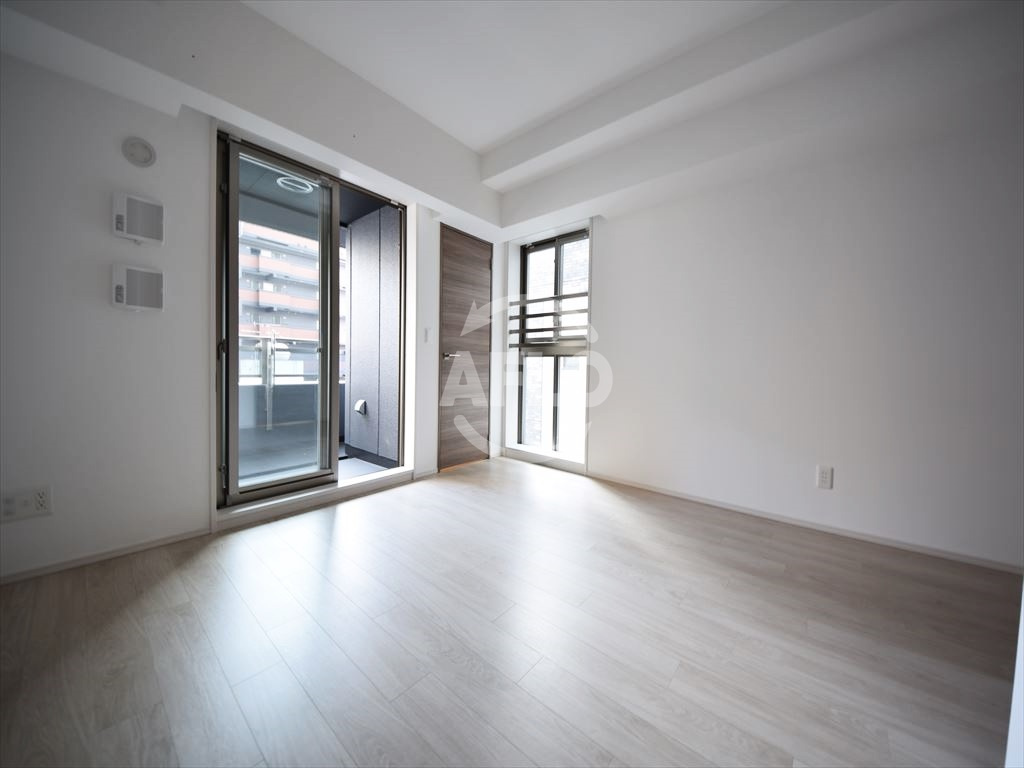 ローレルタワー心斎橋の内装|ローレルタワー心斎橋　開放的なお部屋