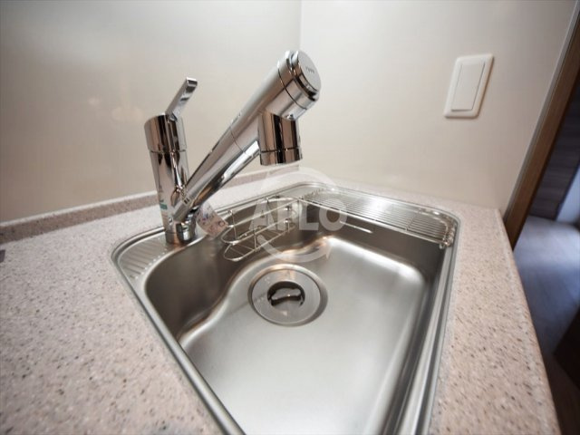 ローレルタワー心斎橋のキッチン|ローレルタワー心斎橋　　ディスポーザーあり