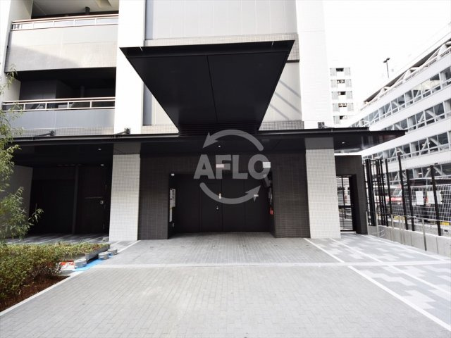 ローレルタワー心斎橋の駐車場|ローレルタワー心斎橋　ガレージ