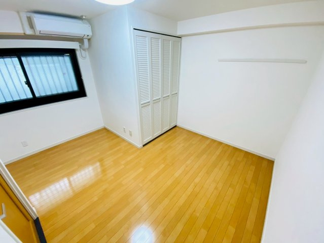 【寝室】 | 洋室①☆