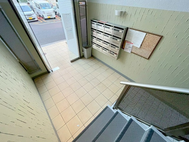 シティフラットのエントランス