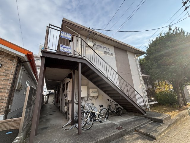 パルデンス泉中央の外観