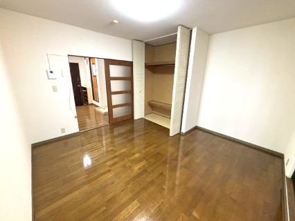 パルデンス泉中央の居間・リビング