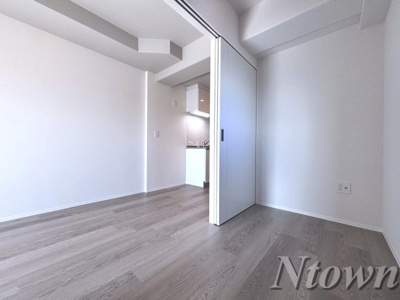 【その他】 | NorthGrande栄生 | 広々とした洋室です