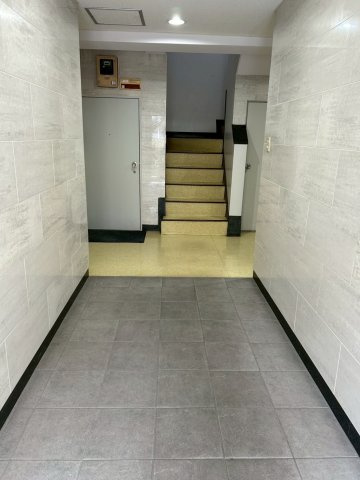 NFコーポ白山のエントランス